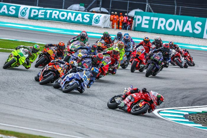 Франческо Баньяйя, команда Ducati лидирует на старте