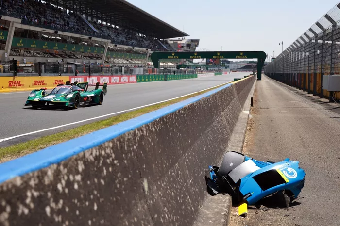 #009 Aston Martin Thor Team Aston Martin Valkyrie: Alex Riberas, Marco Sorensen, Roman De Angelis