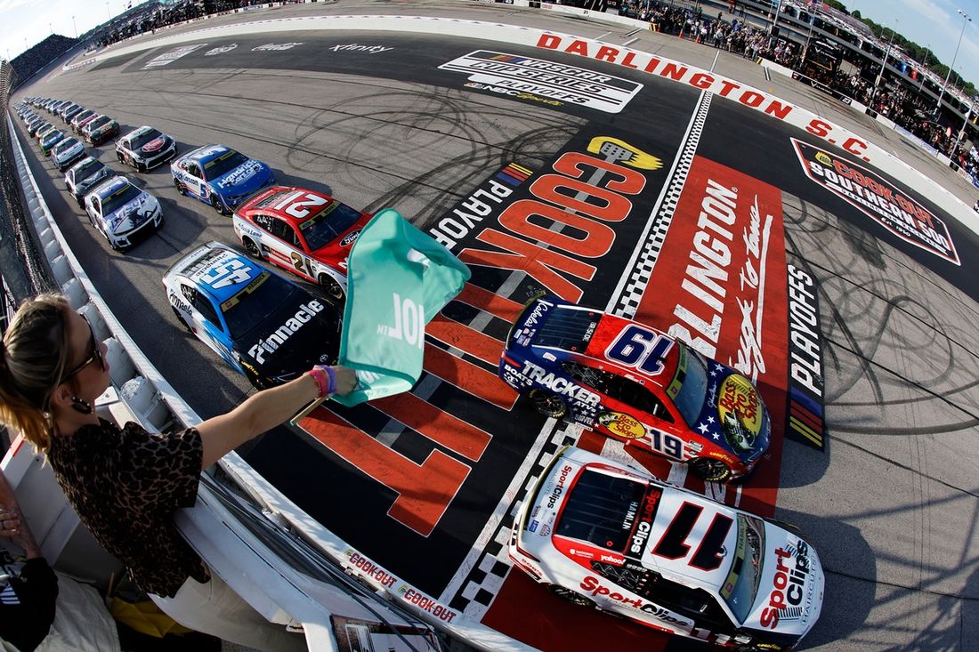 Denny Hamlin, Joe Gibbs Racing Toyota, Chase Briscoe, Joe Gibbs Racing Toyota