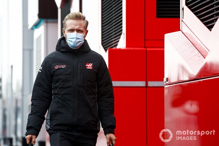 Kevin Magnussen, Haas F1 en el paddock 
