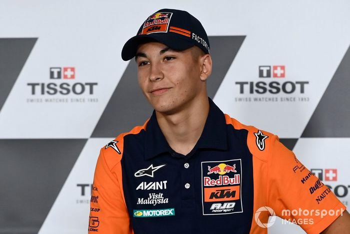 Ganador de la pole Raul Fernandez, Red Bull KTM Ajo