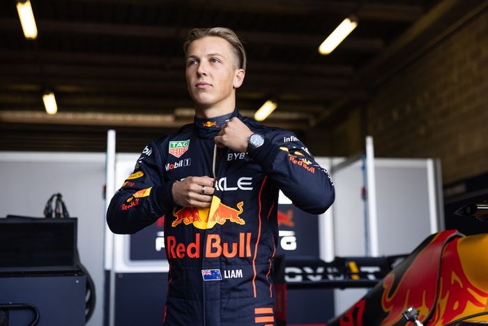 Liam Lawson, Red Bull RB7 