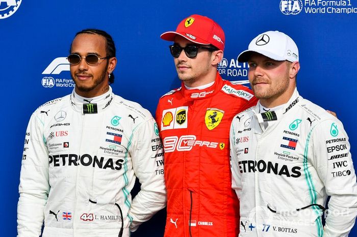 Lewis Hamilton, Mercedes AMG F1, Pole Sitter Charles Leclerc, Ferrari e Valtteri Bottas, Mercedes AMG F1 al Parc Ferme 