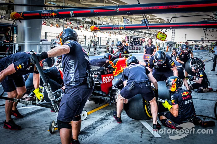 2º Red Bull Racing (2:08)