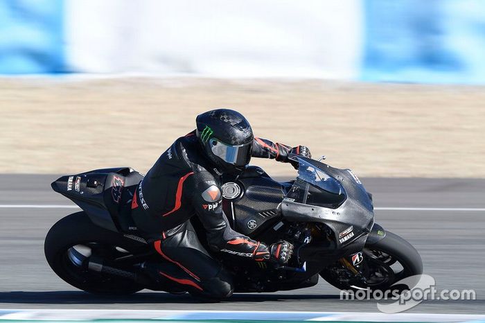 Lewis Hamilton probando la Yamaha Superbike