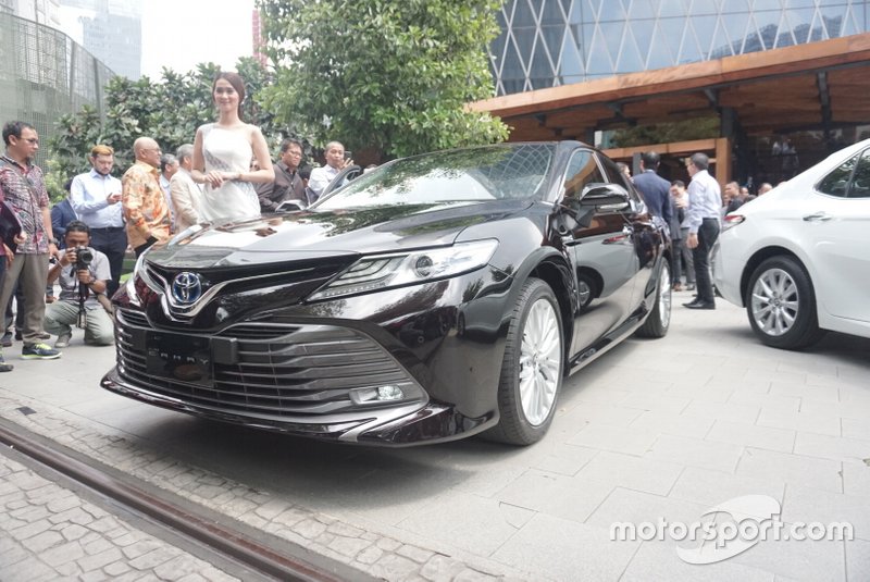 All New Toyota Camry Hybrid