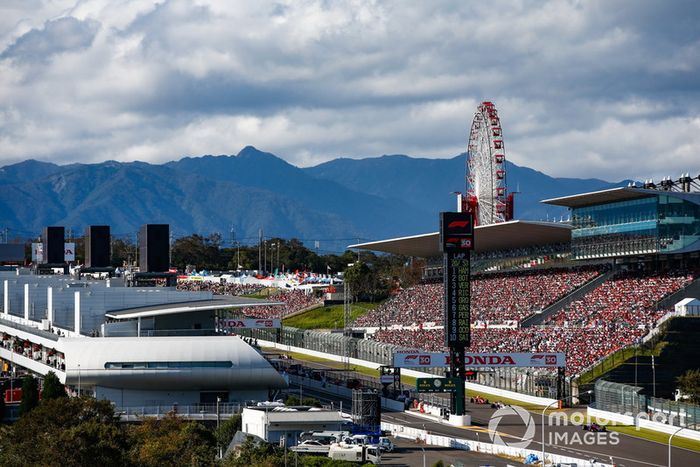 Pierre Gasly, Scuderia Toro Rosso STR13, Sergio Perez, Racing Point Force India VJM11, y Kimi Raikkonen, Ferrari SF71H