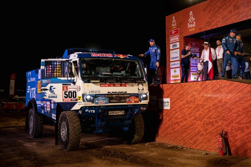 #500 Team Kamaz Master: Eduard Nikolaev, Evgeny Yakovlev, Vladimir Rybakov