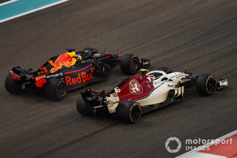 Charles Leclerc, Sauber C37 and Max Verstappen, Red Bull Racing RB14 battle 