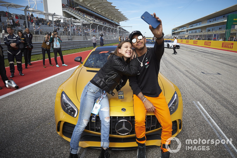 Льюіс Хемілтон, Mercedes AMG F1, акторка та модель Міллі Боббі Браун