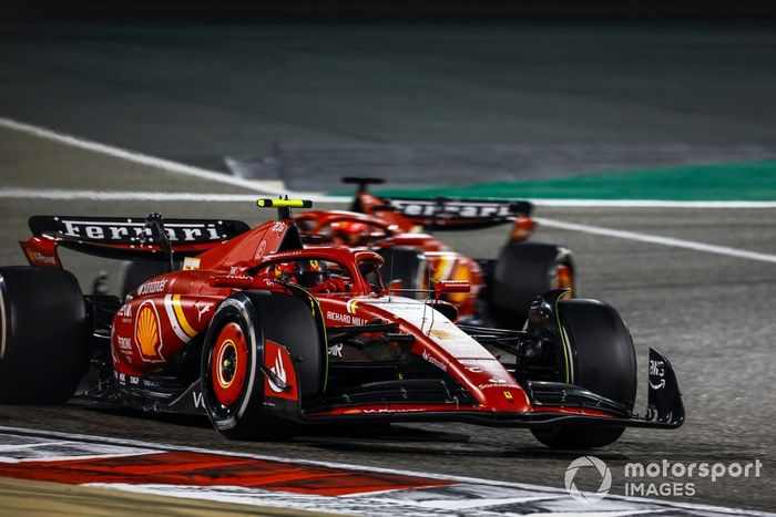 Carlos Sainz, Ferrari SF-24, Charles Leclerc, Ferrari SF-24