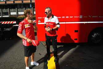 Sebastian Vettel, Ferrari and Beat Zehnder, Sauber Manager