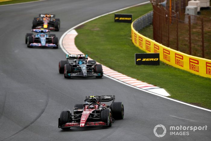 Zhou Guanyu, Alfa Romeo C43, George Russell, Mercedes F1 W14, Pierre Gasly, Alpine A523