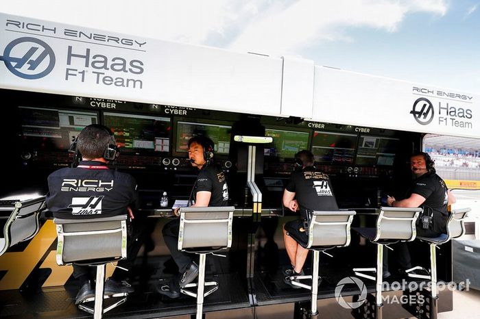 “A la mierda la caja de cambios, ¡si es que nos ha mirado un tuerto!”
