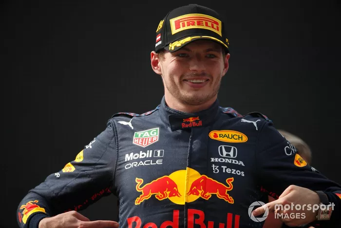 Podio: ganador Max Verstappen, Red Bull Racing