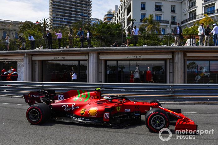 Carlos Sainz Jr., Ferrari SF21