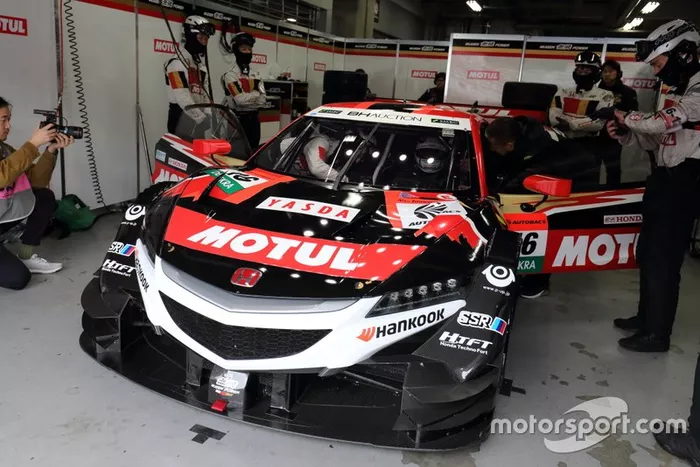 #16 MOTUL MUGEN NSX-GT