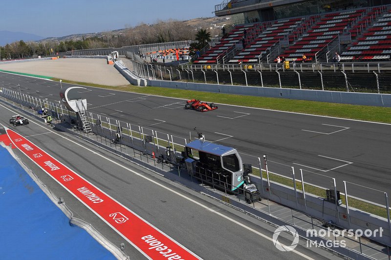 Себастьян Феттель, Ferrari SF90, и Кими Райкконен, Alfa Romeo Racing C38