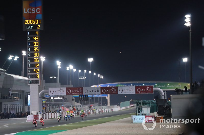 Старт гонки, Андреа Довіціозо, Ducati Team, попереду