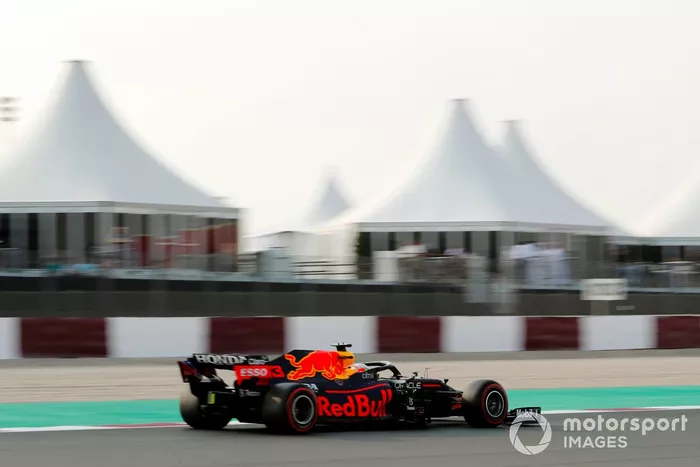 Max Verstappen, Red Bull Racing RB16B 