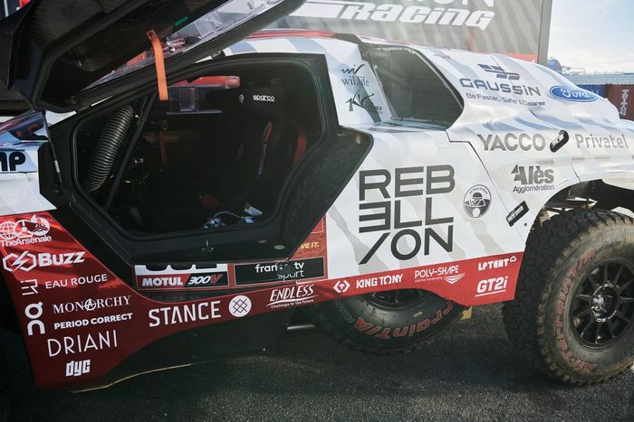 Embarque del Dakar 2021 en Marsella