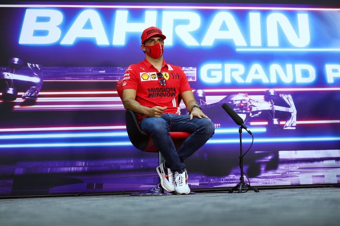 Carlos Sainz Jr., Ferrari, en la conferencia de prensa