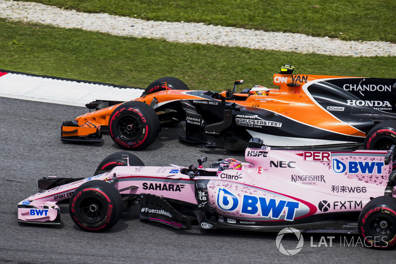Стоффель Вандорн, McLaren MCL32, Серхіо Перес, Sahara Force India F1 VJM10