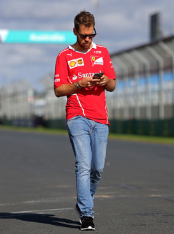 Sebastian Vettel, Ferrari lors de la reconnaissance de la piste