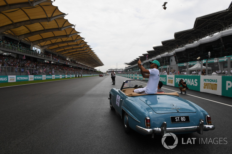 Lewis Hamilton, Mercedes AMG F1 on the drivers parade