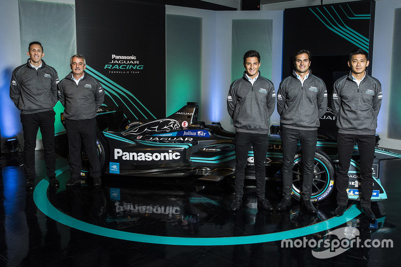 James Barclay, directeur d'équipe, Jaguar Racing, Gerd Mäuser, président, Panasonic Jaguar Racing, Mitch Evans, Nelson Piquet Jr, Ho-Pin Tung