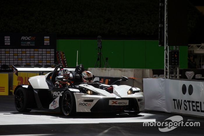 Sebastian Vettel, conduce el KTM X-Bow Comp R