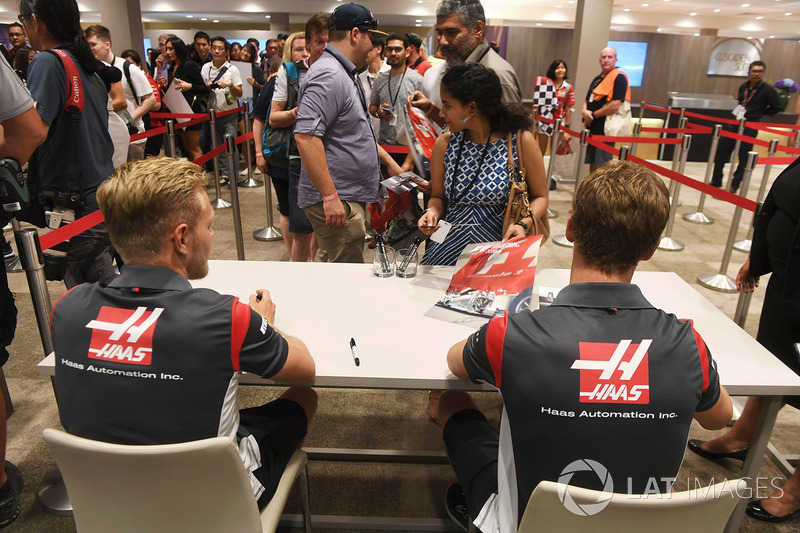 Kevin Magnussen, Haas F1 Team and Romain Grosjean, Haas F1 Team