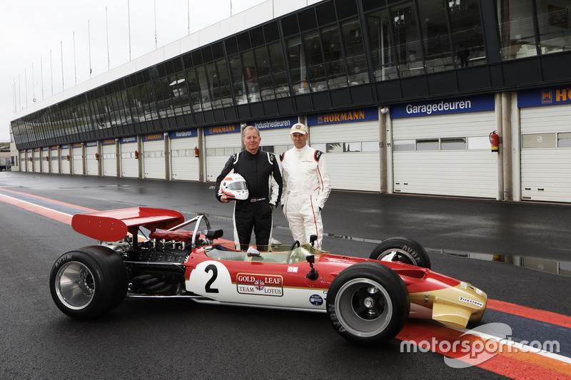 Мартін Брандл, Едріан Ньюі, Lotus 49B