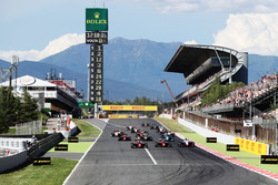 Nirei Fukuzumi, ART Grand Prix devant Jack Aitken, ART Grand Prix au départ