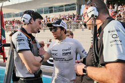 Tim Wright, Sahara Force India F1 equipo carrera ingeniero Sergio Pérez, Sahara Force India F1 y Tom McCullough, Sahara Force India F1 Team Ingeniero