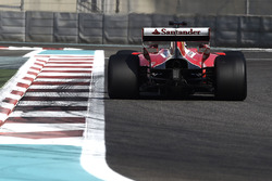 Kimi Raikkonen, Ferrari test de banden van Pirelli voor 2017
