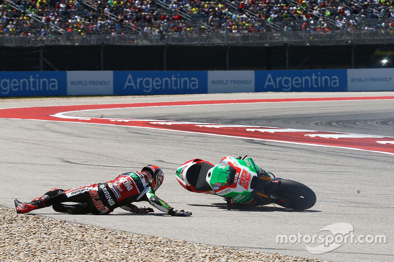 Sam Lowes, Aprilia Racing Team Gresini, crash