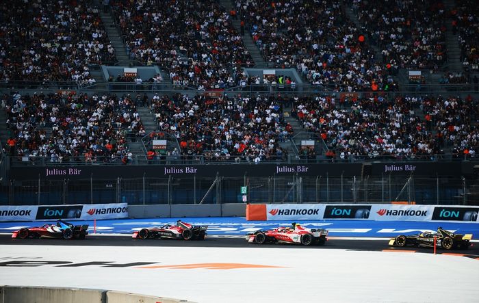 Nick Cassidy, Citroen Racing e-CX, Edoardo Mortara, Mahindra Racing Mahindra M12Electro, Jake Dennis, Andretti Formula E Porsche 99X Electric, Oliver Rowland, Nissan Formula E Team Nissan e-4ORCE 05