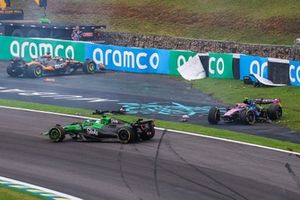 Nico Hulkenberg, Sauber, Oscar Piastri, McLaren, Franco Colapinto, Alpine crash