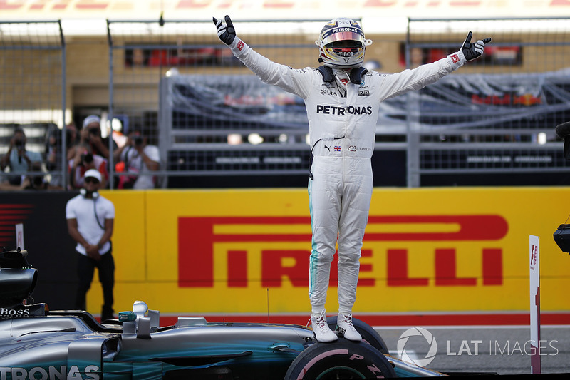 Ganador de la pole Lewis Hamilton, Mercedes AMG F1 W08