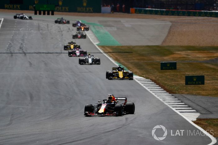 Daniel Ricciardo, Red Bull Racing RB14, Nico Hulkenberg, Renault Sport F1 Team R.S. 18, y Charles Leclerc, Sauber C37