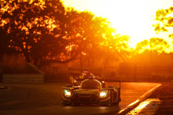 #22 Tequila Patron ESM Nissan DPi, P: Pipo Derani, Johannes van Overbeek, Nicolas Lapierre