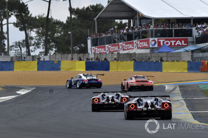 #68 Ford Chip Ganassi Racing Ford GT: Joey Hand, Dirk Müller, Sébastien Bourdais, #66 Ford Chip Ganassi Racing Ford GT: Stefan Mücke, Olivier Pla, Billy Johnson