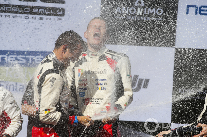 I vincitori Ott Tanak, Martin Järveoja, Toyota Yaris WRC, Toyota Gazoo Racing
