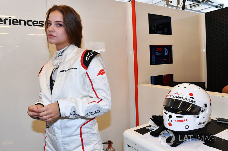F1 Experiences coche de 2 plazas Barbara Palvin
