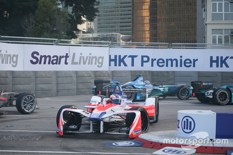 Felix Rosenqvist, Mahindra Racing, Luca Filippi, NIO Formula E Team crash