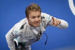Podium: race winner Nico Rosberg, Mercedes AMG F1