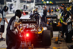 Sergio Perez, Sahara Force India F1 VJM09 simule un arrêt aux stands