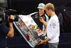 Nico Hülkenberg, Sahara Force India F1; Nico Rosberg, Mercedes AMG F1