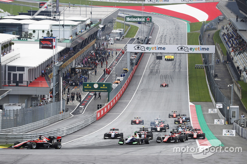 Ilott a dominé la Course 1 depuis la pole position